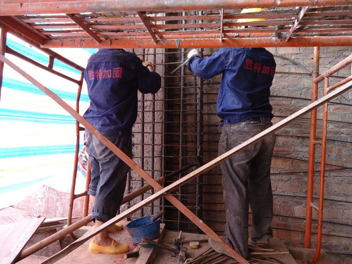 河源文福花園綜合樓“托梁拔柱”托換工程